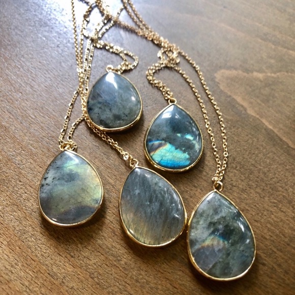 ❗️LAST❗️Labradorite Teardrop Necklace - Picture 2 of 7